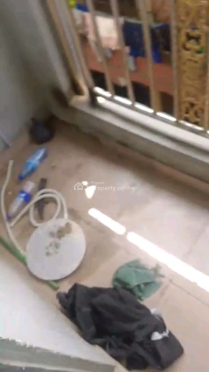 Standard Mini Flat, Adekunle, Yaba, Lagos, Mini Flat (room and Parlour) for Rent