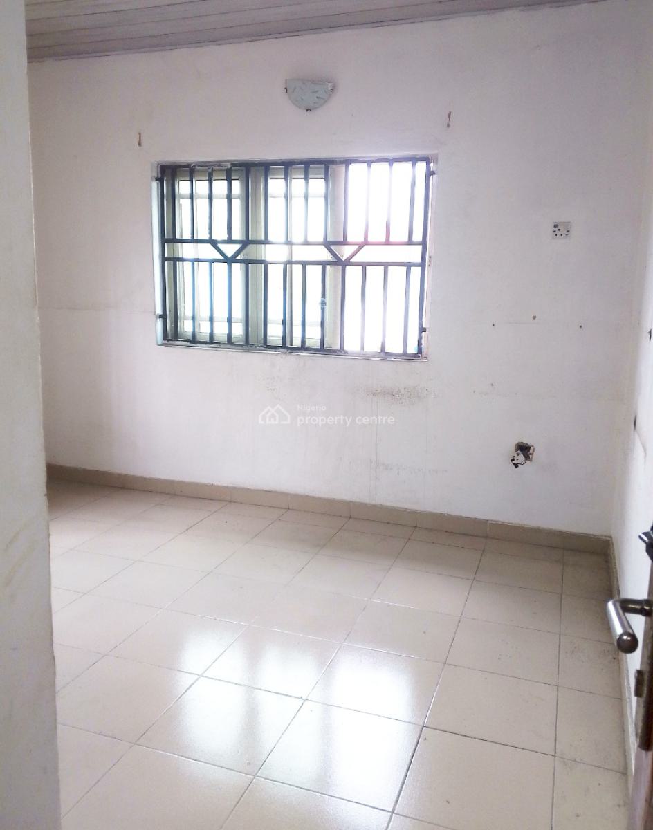 Nice and Standard Upstairs Self Con with Kitchen, By Sapphire Grills Before Ologufe Bus Stop, Awoyaya, Ibeju Lekki, Lagos, Self Contain (single Rooms) for Rent