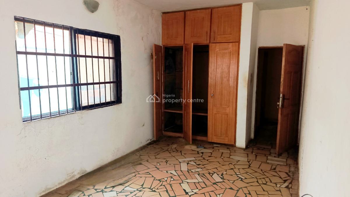 3 Bedrooms Flat with a Masters Bedroom, Gra Phase 2, Magodo, Lagos, Flat / Apartment for Rent