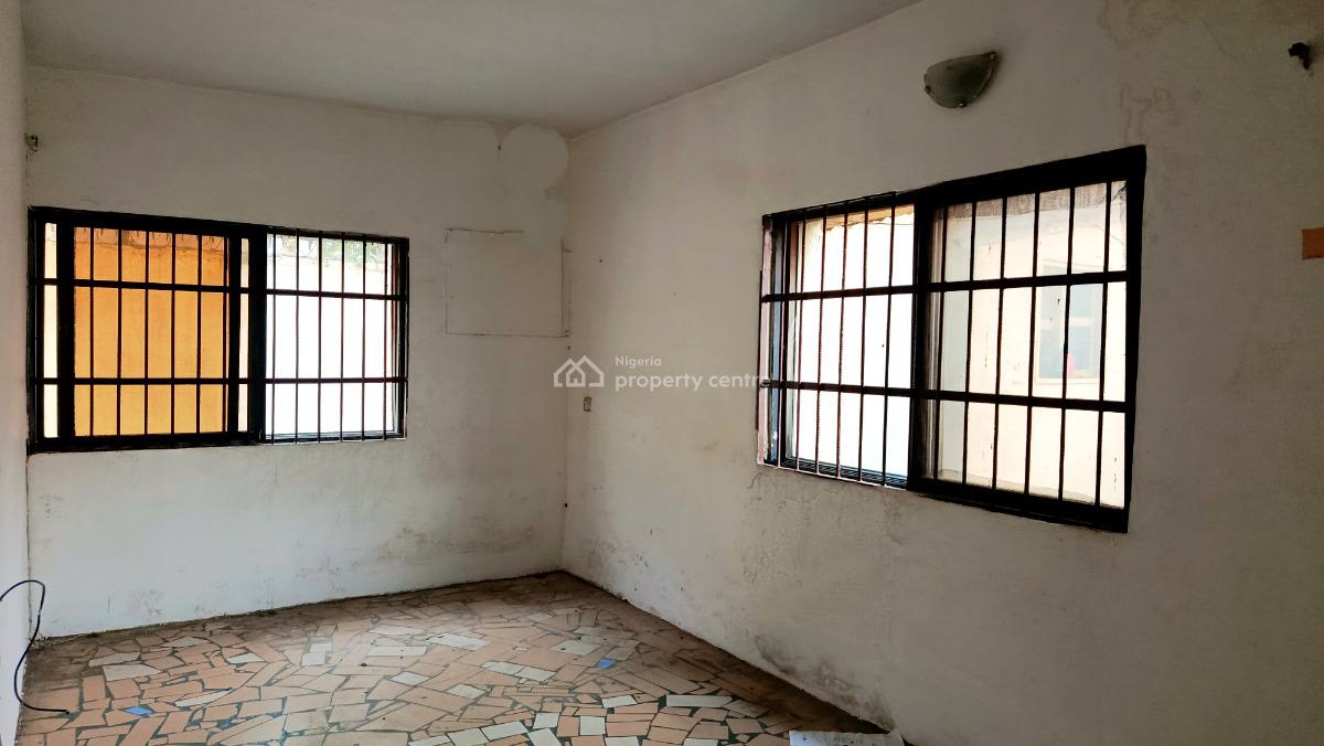 3 Bedrooms Flat with a Masters Bedroom, Gra Phase 2, Magodo, Lagos, Flat / Apartment for Rent