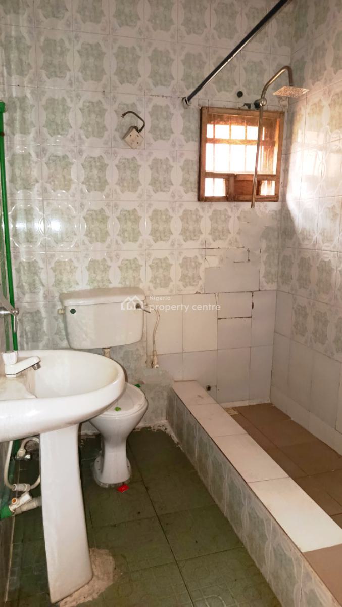 3 Bedrooms Flat with a Masters Bedroom, Gra Phase 2, Magodo, Lagos, Flat / Apartment for Rent