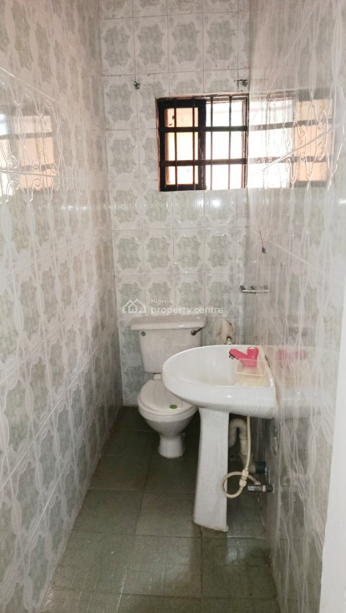 3 Bedrooms Flat with a Masters Bedroom, Gra Phase 2, Magodo, Lagos, Flat / Apartment for Rent