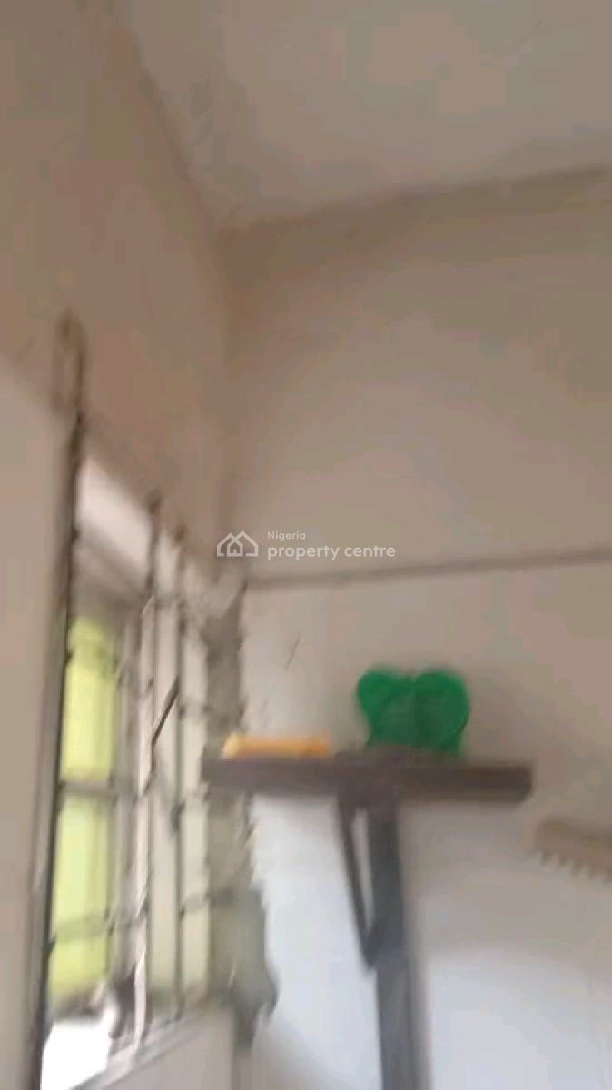 Standard and Spacious Room Self, Adekunle, Yaba, Lagos, Self Contain (single Rooms) for Rent