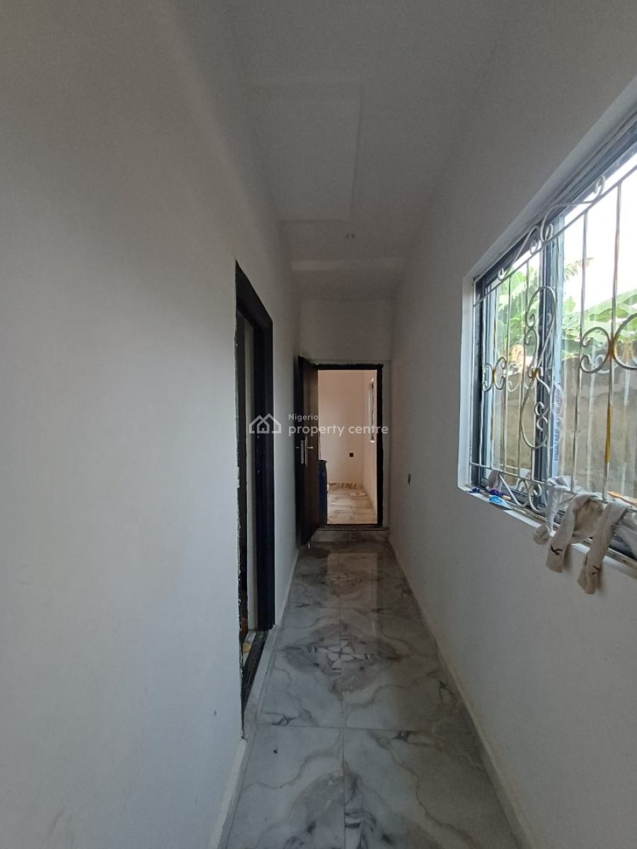 2 Bedroom Bungalow with Self Contain, Rumolumeni, Port Harcourt, Rivers, Detached Bungalow for Sale