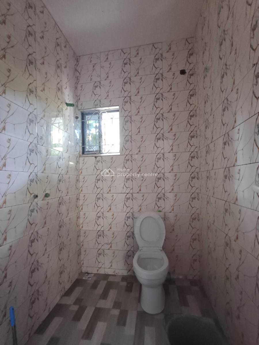 2 Bedroom Bungalow with Self Contain, Rumolumeni, Port Harcourt, Rivers, Detached Bungalow for Sale