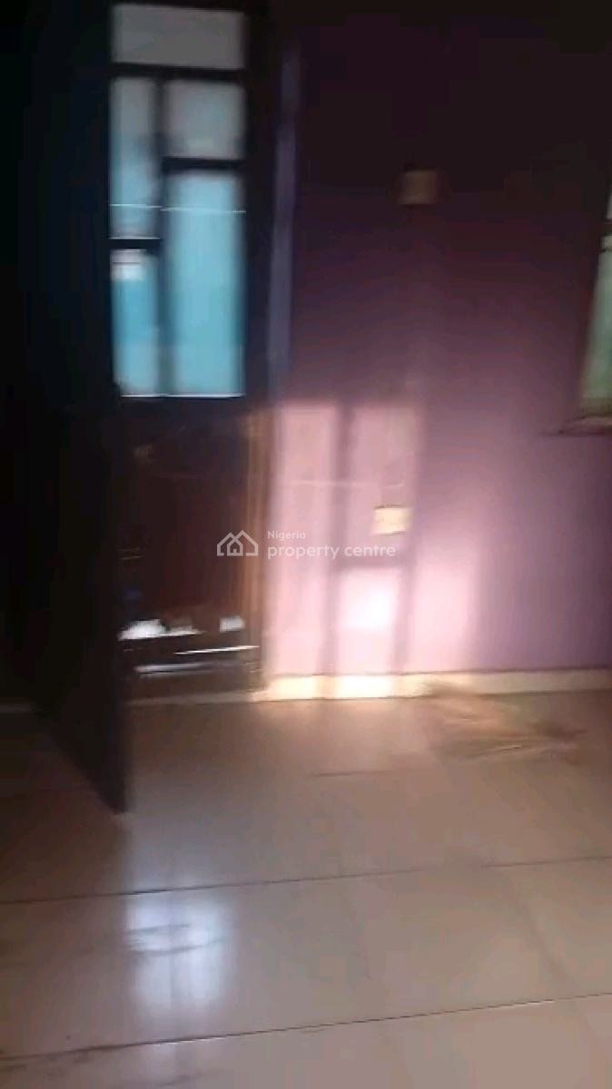 Standard and Spacious Room Self, Adekunle, Yaba, Lagos, Self Contain (single Rooms) for Rent