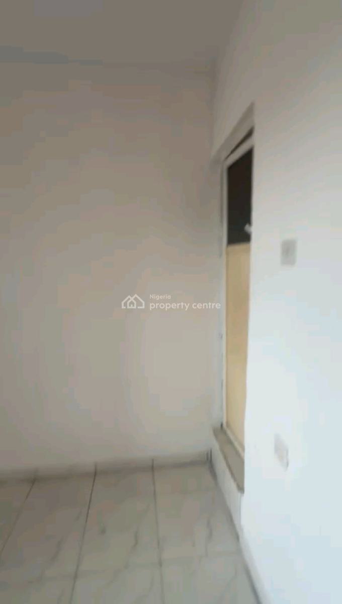 a Room Self-contain Available on The 2nd Floor Comes with Full Pop, Bajulaye, Shomolu, Lagos, Self Contain (single Rooms) for Rent