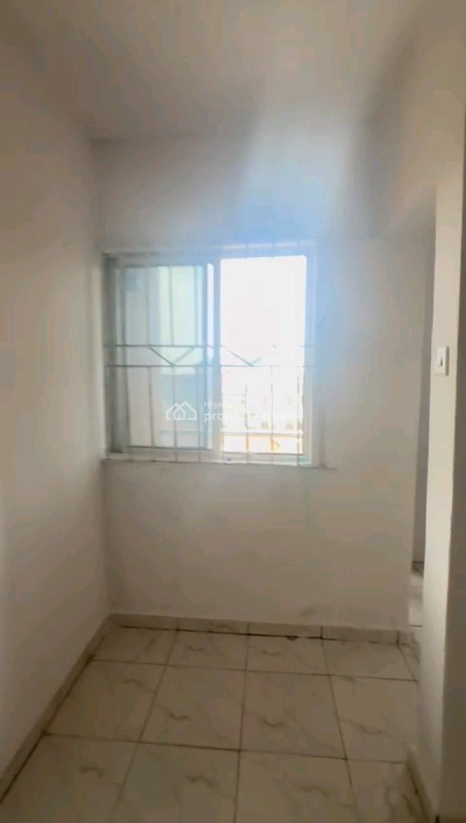 a Room Self-contain Available on The 2nd Floor Comes with Full Pop, Bajulaye, Shomolu, Lagos, Self Contain (single Rooms) for Rent