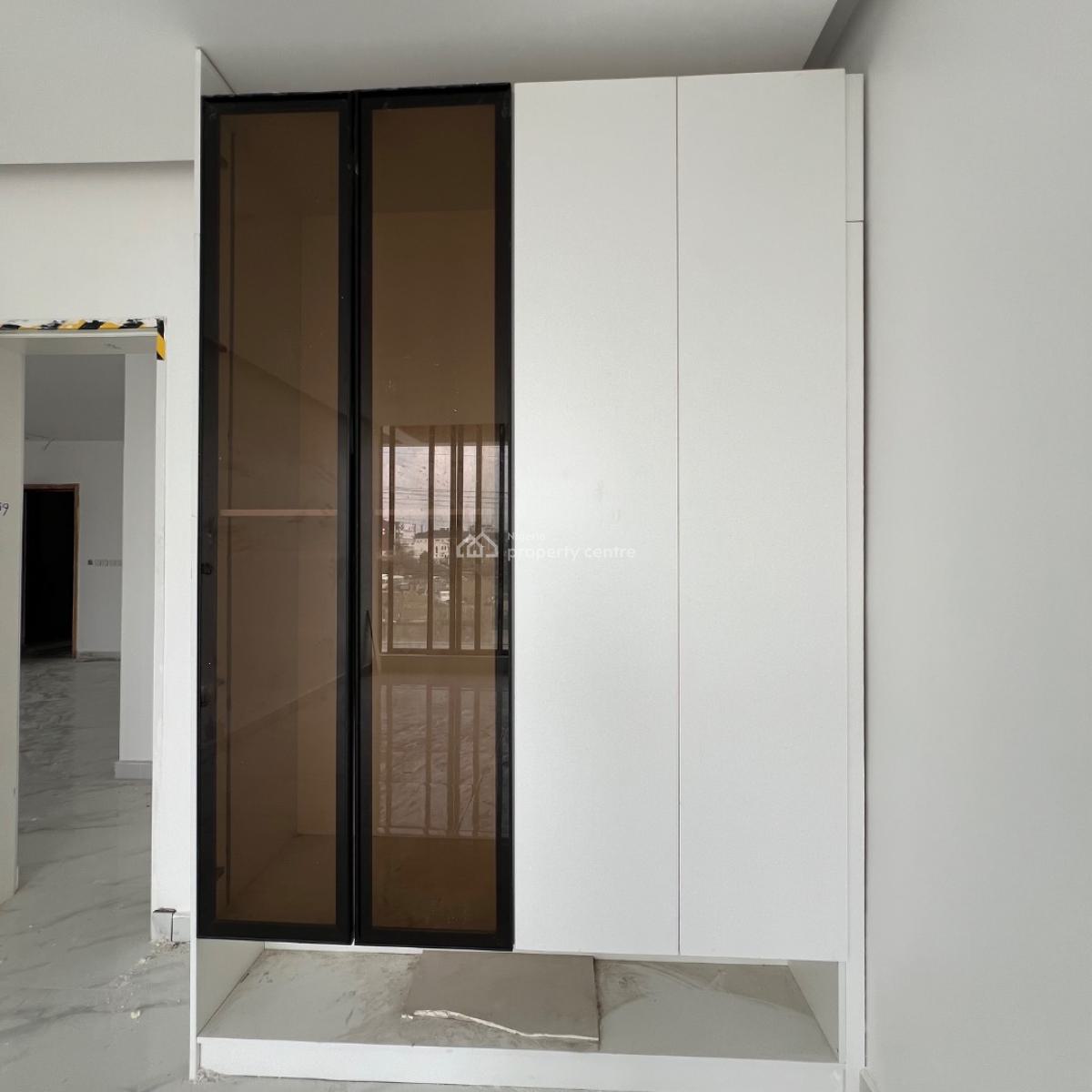 1 Bedroom Flat, Lekki Phase 1, Lekki, Lagos, Flat / Apartment for Sale