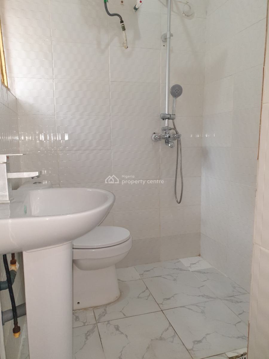 Spacious 2 Bedroom Flat, Idado Estate, Lekki, Lagos, Flat / Apartment for Rent
