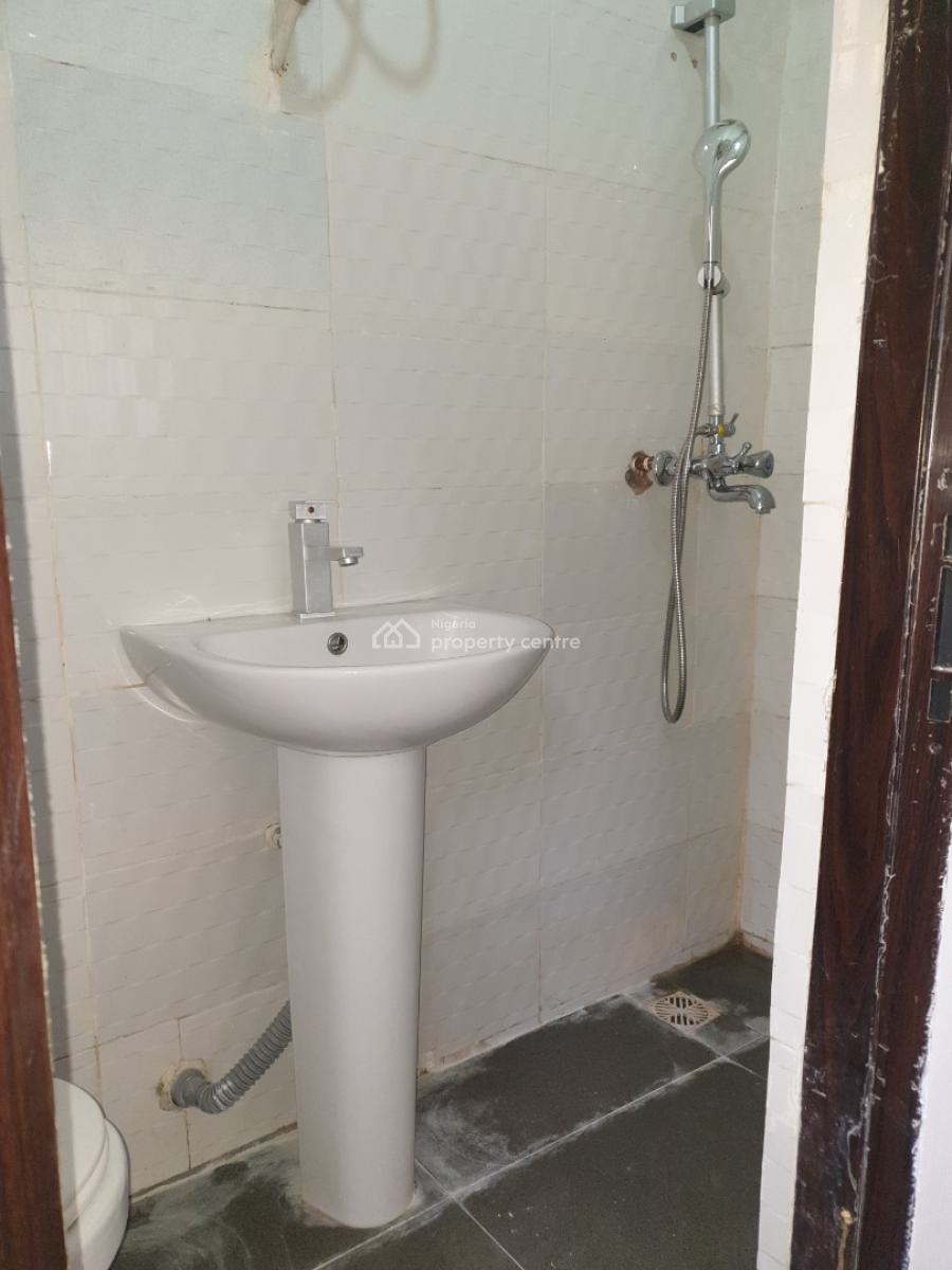 Spacious 2 Bedroom Flat, Idado Estate, Lekki, Lagos, Flat / Apartment for Rent