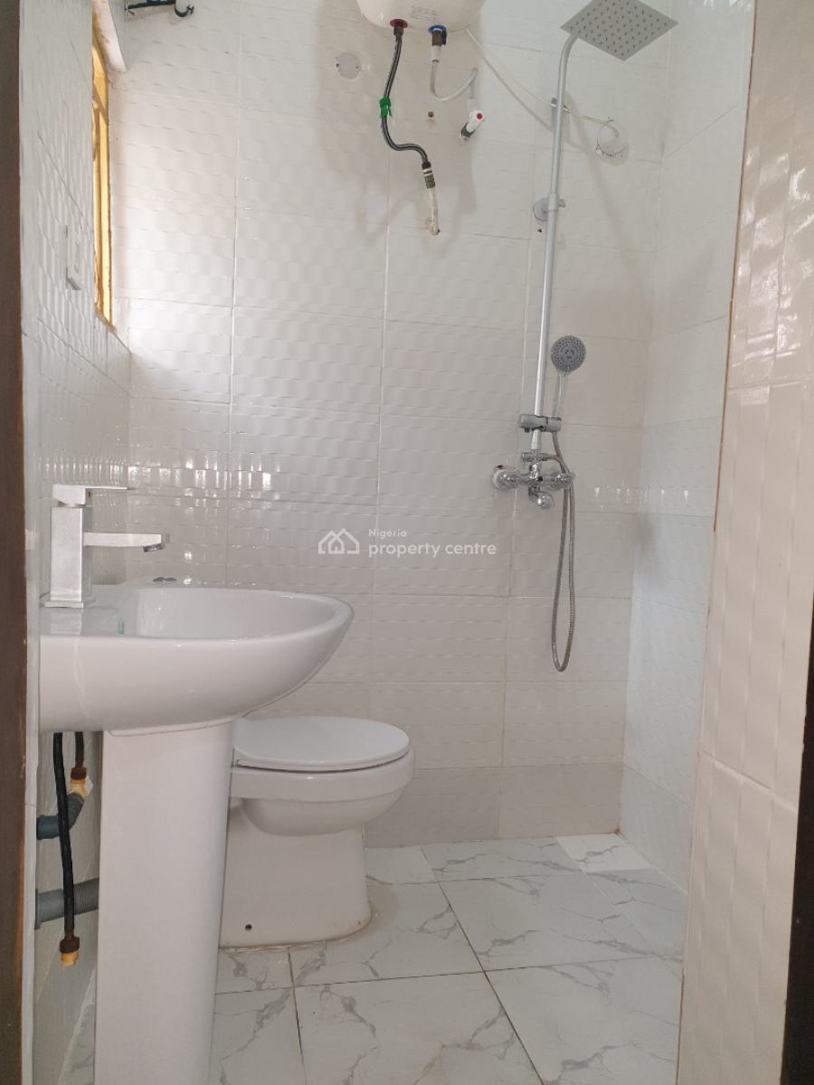 Spacious 2 Bedroom Flat, Idado Estate, Lekki, Lagos, Flat / Apartment for Rent