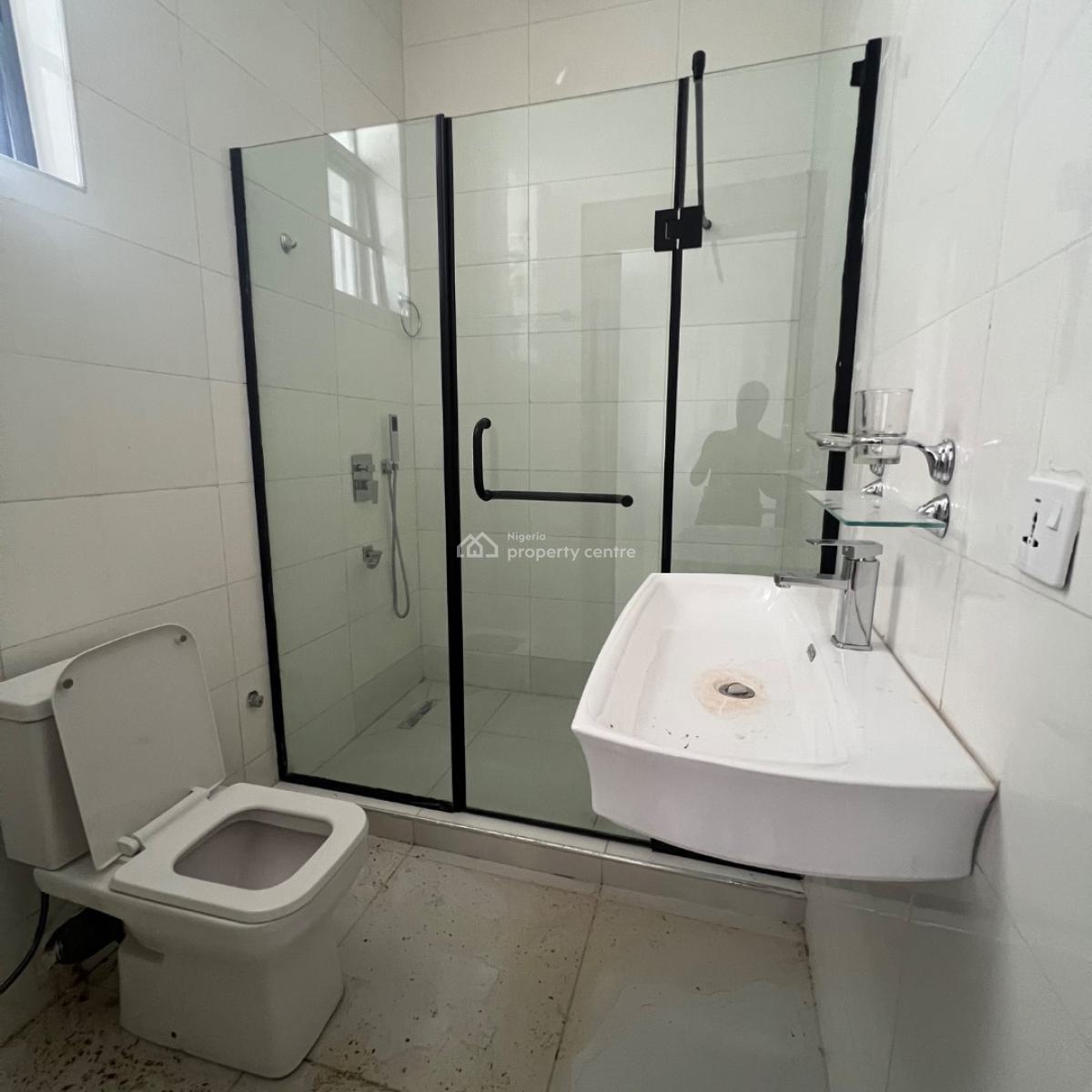 2 Bedroom Flat, Lekki Phase 1, Lekki, Lagos, Flat / Apartment for Sale