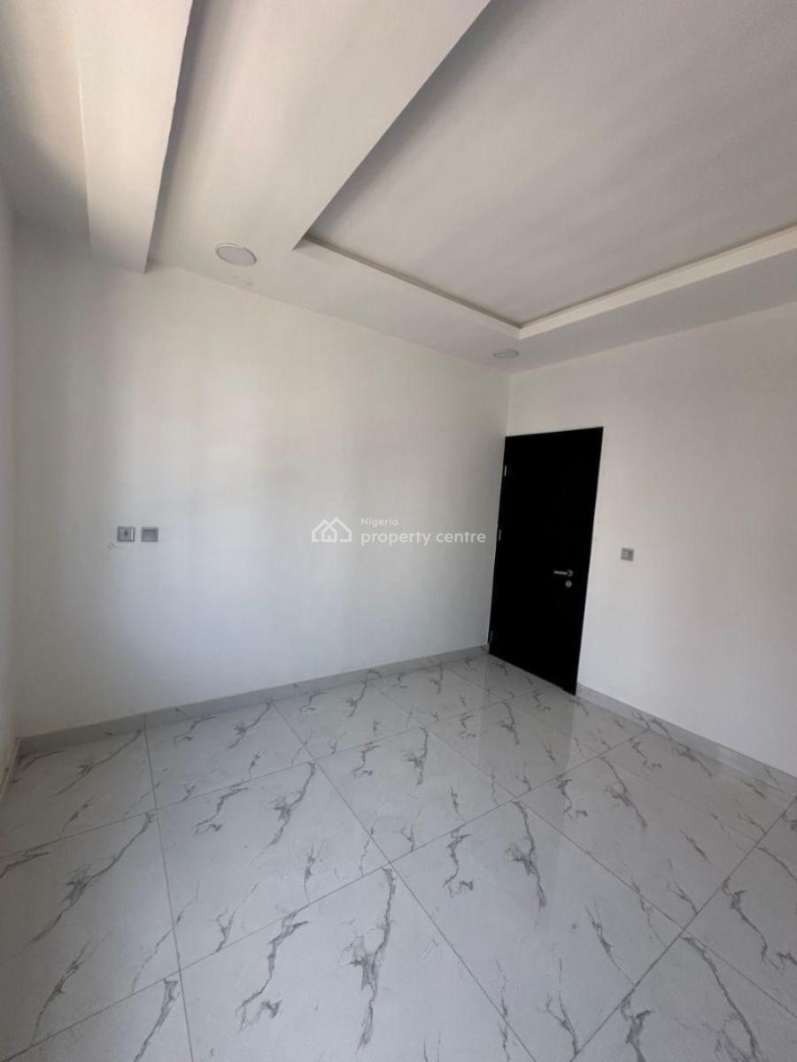 Elegant 2 Bedroom Apartment with Bq Located, Lekki Phase 1, Lekki, Lagos, Flat / Apartment for Sale