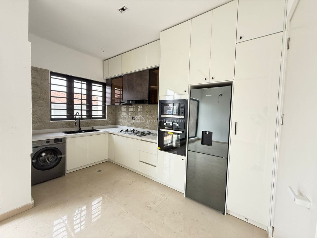 2 Bedroom Apartment with Bq, Swimming Pool, Elevator & Gym., Lekki Phase 1, Lekki, Lagos, Block of Flats for Sale