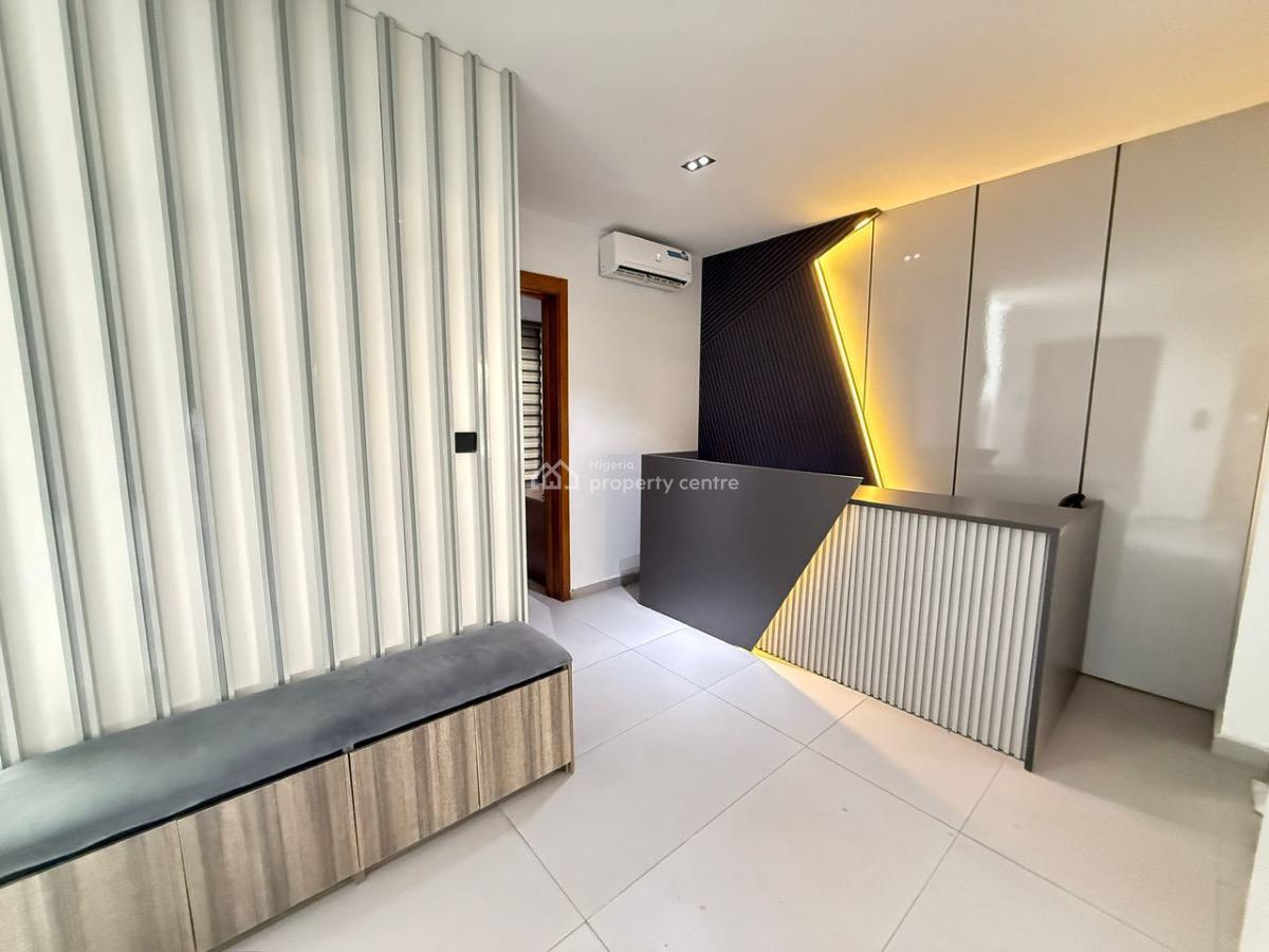 2 Bedroom Apartment with Bq, Swimming Pool, Elevator & Gym., Lekki Phase 1, Lekki, Lagos, Block of Flats for Sale