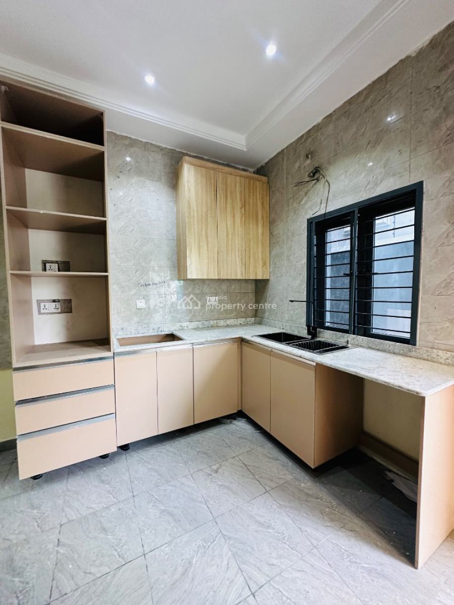 Newly Built 2 Bedroom Apartment, Lekki Phase 1, Lekki, Lagos, Flat / Apartment for Rent