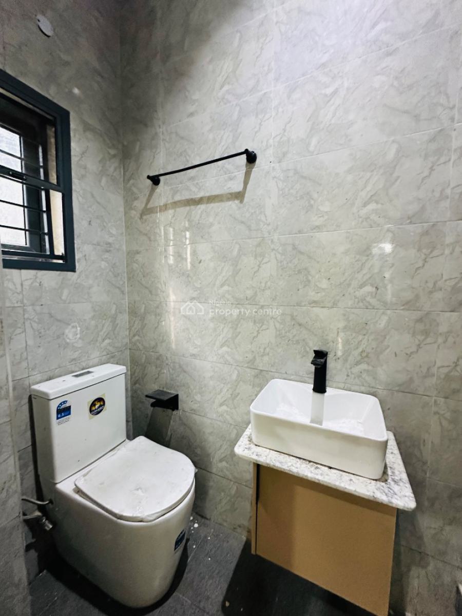 Newly Built 2 Bedroom Apartment, Lekki Phase 1, Lekki, Lagos, Flat / Apartment for Rent