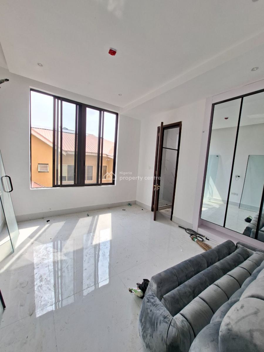 Brand New Spacious 3 Bedroom Apartment, Lekki Phase 1, Lekki, Lagos, Flat / Apartment for Rent