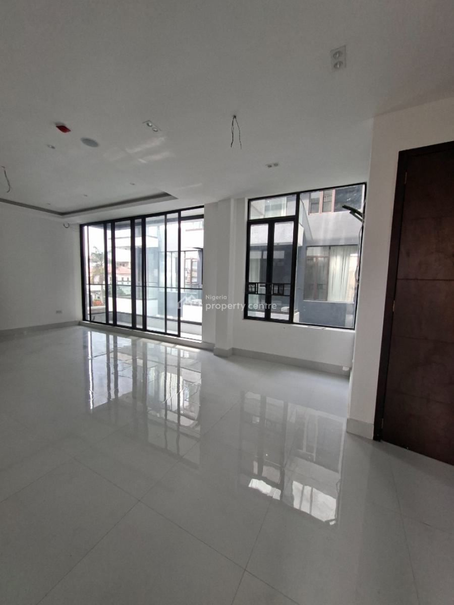 Brand New Spacious 3 Bedroom Apartment, Lekki Phase 1, Lekki, Lagos, Flat / Apartment for Rent
