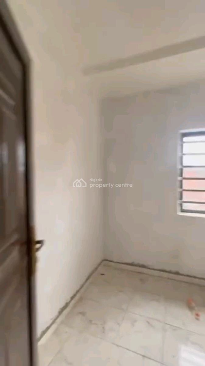 Newly Built Standard and Nice 2 Bedroom Upstairs with Pop, Off Morocco Road, Shomolu, Lagos, Flat / Apartment for Rent