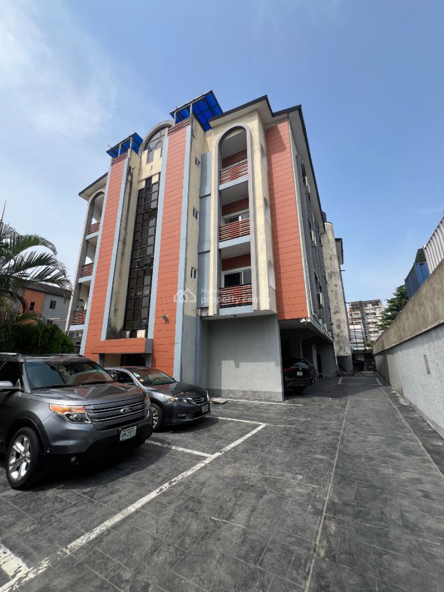 Very Spacious Two Bedroom Apartment, Off Sinari, Victoria Island (vi), Lagos, Flat / Apartment for Rent