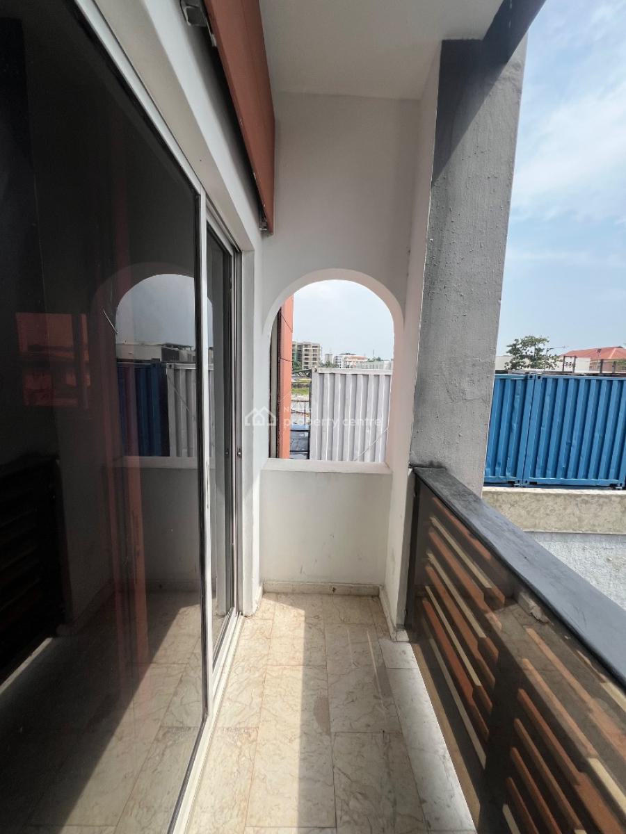 Very Spacious Two Bedroom Apartment, Off Sinari, Victoria Island (vi), Lagos, Flat / Apartment for Rent