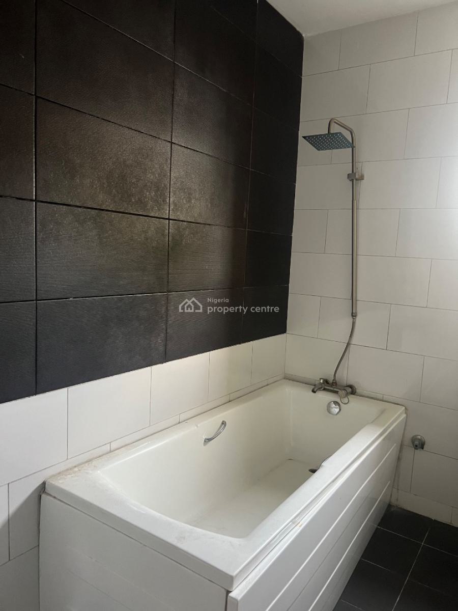 Very Spacious Two Bedroom Apartment, Off Sinari, Victoria Island (vi), Lagos, Flat / Apartment for Rent