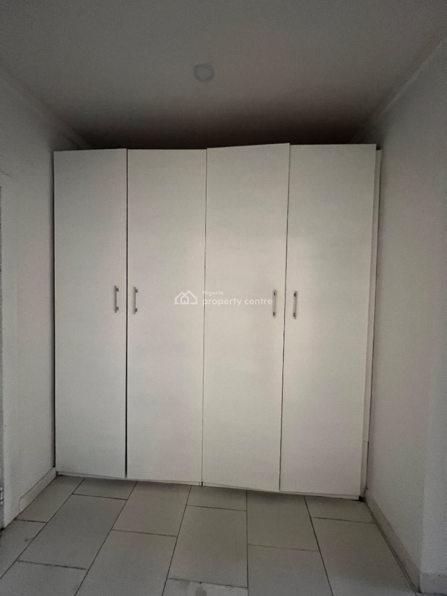 Very Spacious Two Bedroom Apartment, Off Sinari, Victoria Island (vi), Lagos, Flat / Apartment for Rent