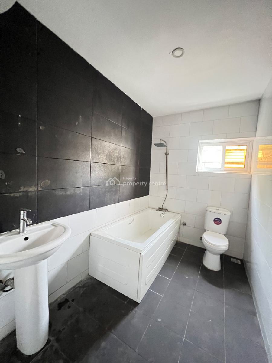 Very Spacious Two Bedroom Apartment, Off Sinari, Victoria Island (vi), Lagos, Flat / Apartment for Rent