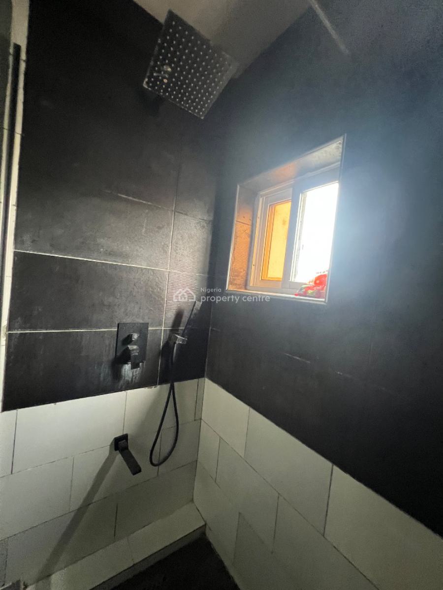 Very Spacious Two Bedroom Apartment, Off Sinari, Victoria Island (vi), Lagos, Flat / Apartment for Rent