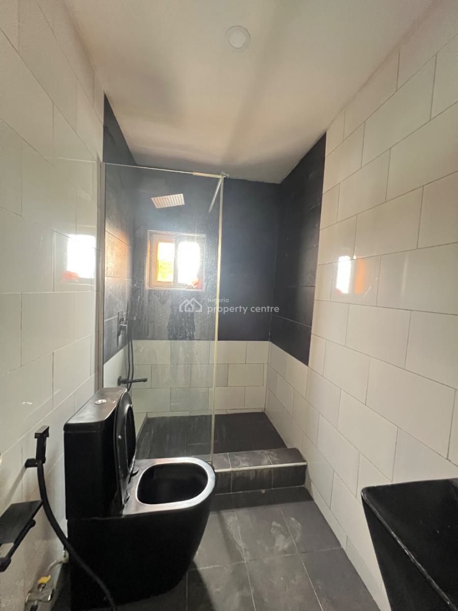Very Spacious Two Bedroom Apartment, Off Sinari, Victoria Island (vi), Lagos, Flat / Apartment for Rent