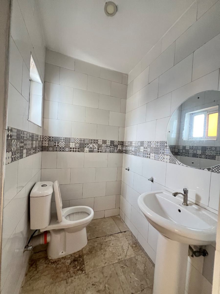 Very Spacious Two Bedroom Apartment, Off Sinari, Victoria Island (vi), Lagos, Flat / Apartment for Rent