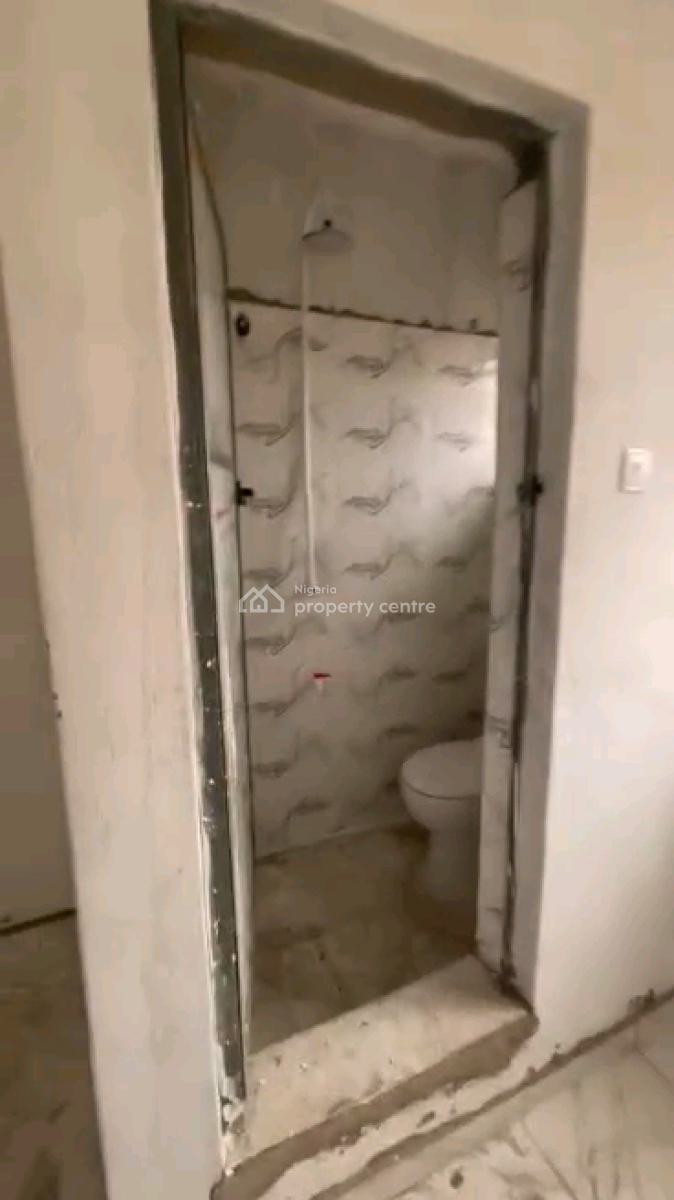 Newly Built Standard and Nice 2 Bedroom Upstairs with Pop, 2 Toilet, Off Morocco Road, Shomolu, Lagos, Flat / Apartment for Rent