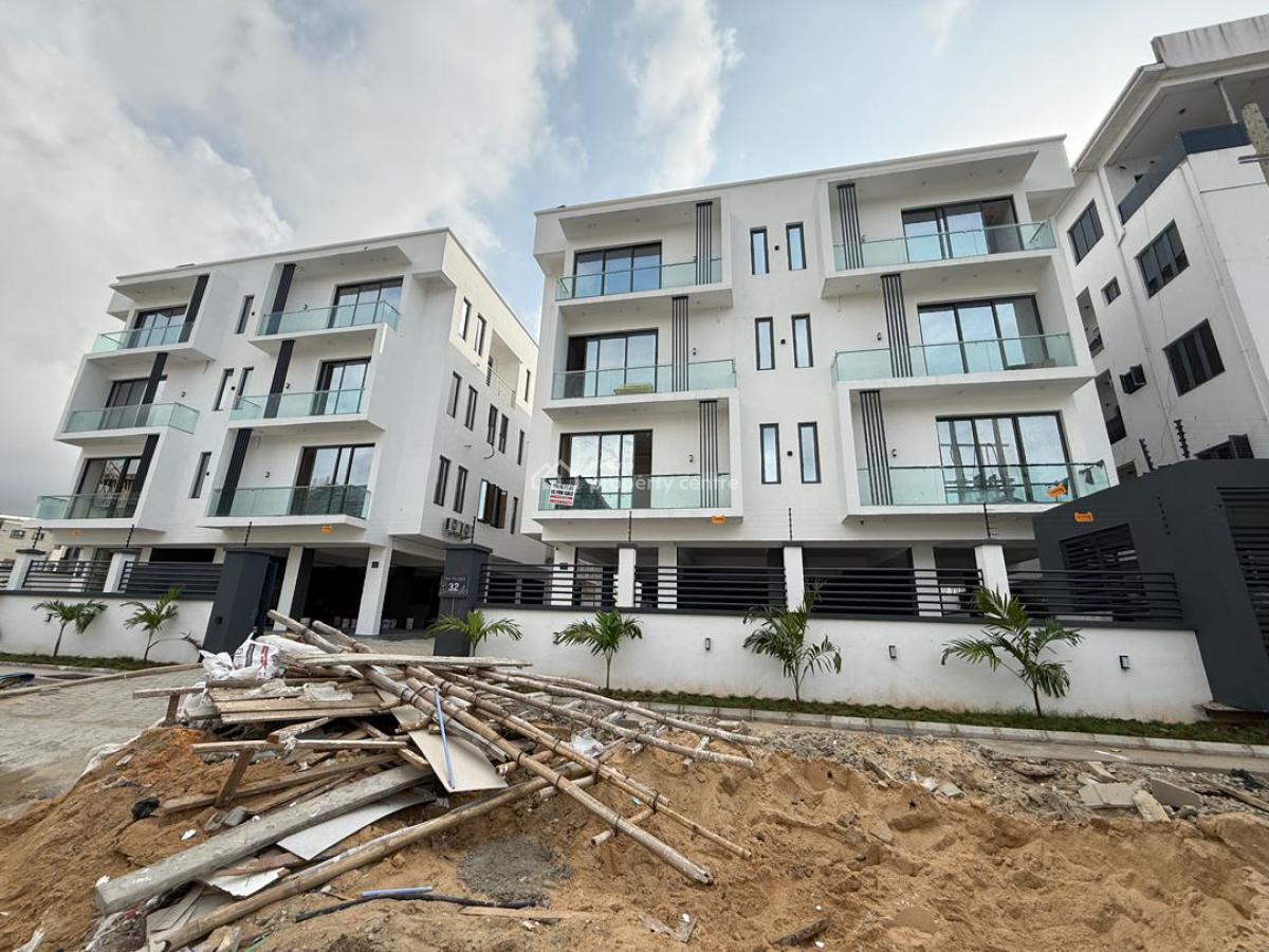 2 Bedroom Apartment with Bq, Lekki Phase 1, Lekki, Lagos, Block of Flats for Sale