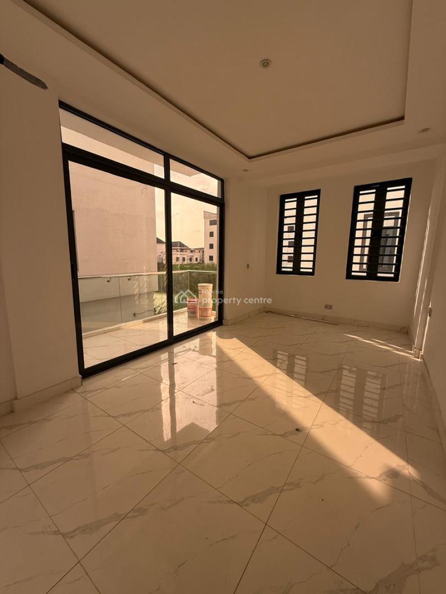 2 Bedroom Apartment with Bq, Lekki Phase 1, Lekki, Lagos, Block of Flats for Sale