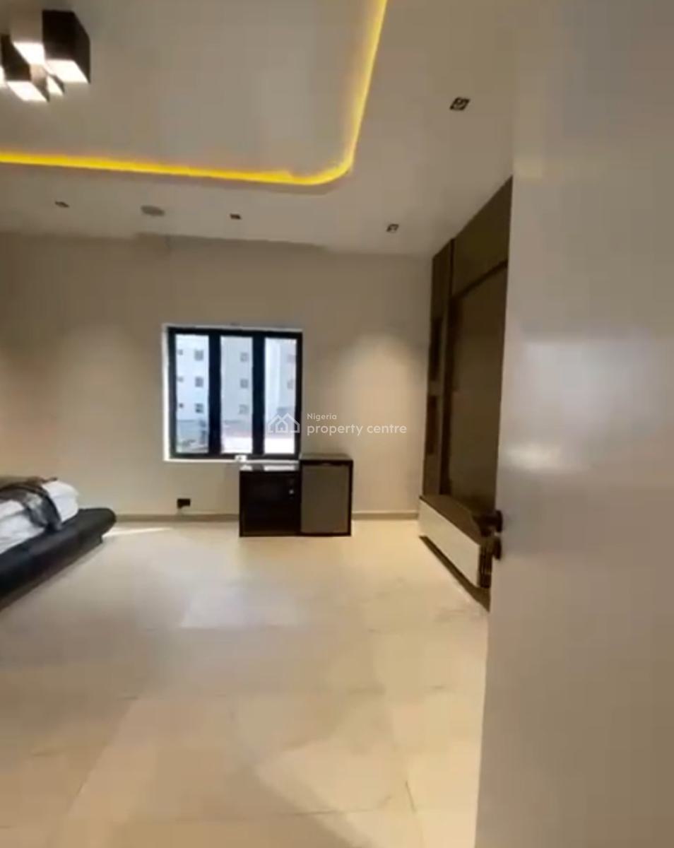 5 Bedroom Semi Detached House with Self Compound  with Roof Top Space,, Parkview, Ikoyi, Lagos, Semi-detached Duplex for Sale