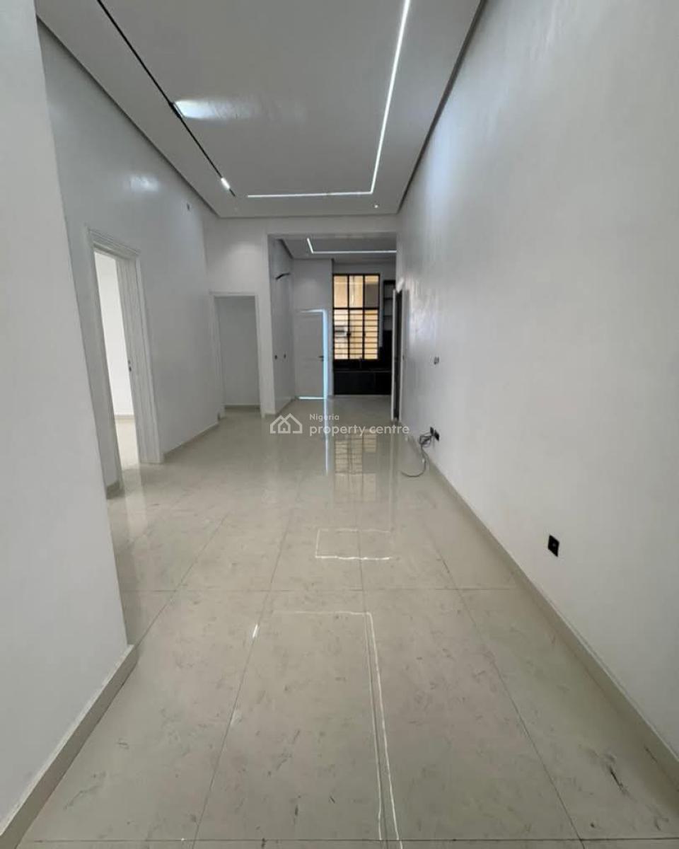 Stunning and Spacious 3 Bedroom Apartment, Lekki Phase 1, Lekki, Lagos, Flat / Apartment for Sale