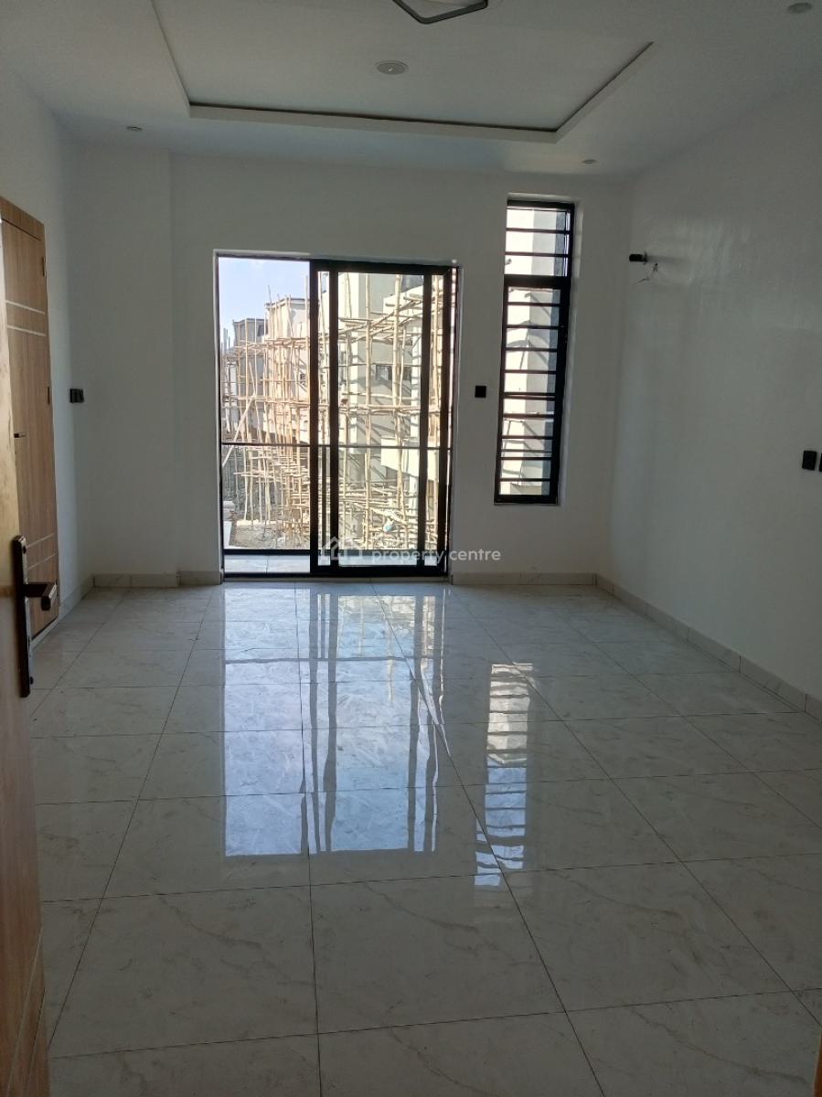 Dm for Video: Well Maintained 4bedroom Terrace with Bq Secured Estate, Right Hand Side, Lekki Phase 1, Lekki, Lagos, Terraced Duplex for Sale