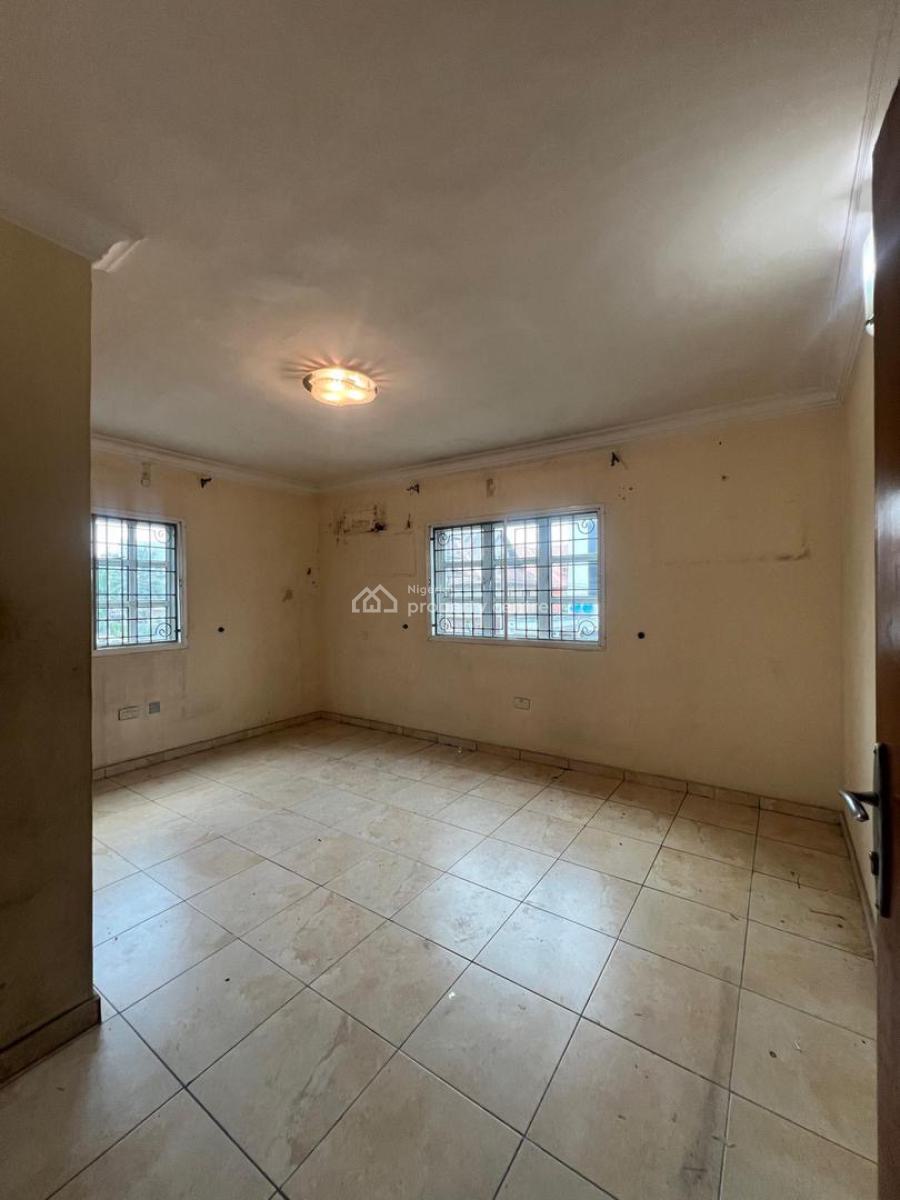 Self-serviced 4-bedroom Duplex (no Bq) with Gate House, Lekki Phase 1, Lekki, Lagos, Detached Duplex for Rent