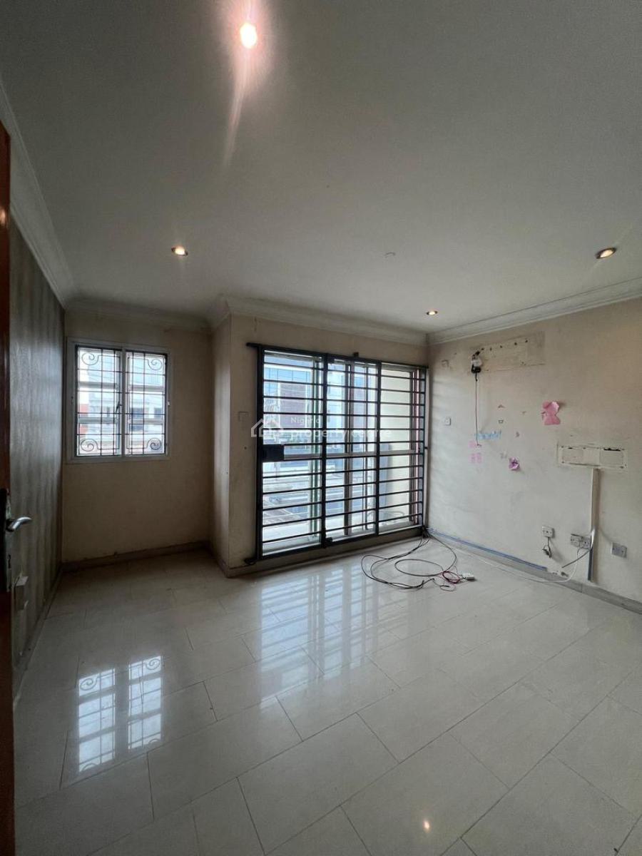 Self-serviced 4-bedroom Duplex (no Bq) with Gate House, Lekki Phase 1, Lekki, Lagos, Detached Duplex for Rent