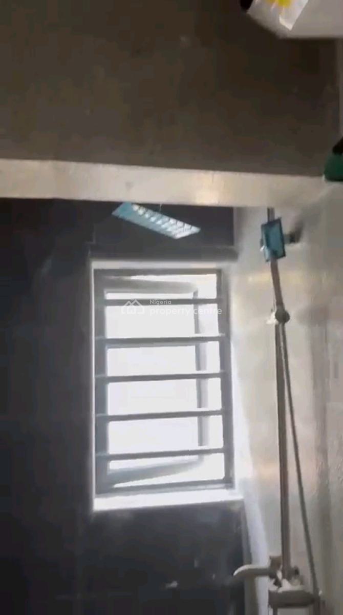 3 Bedroom Apartment, Isaac John, Fadeyi, Shomolu, Lagos, Flat / Apartment for Rent