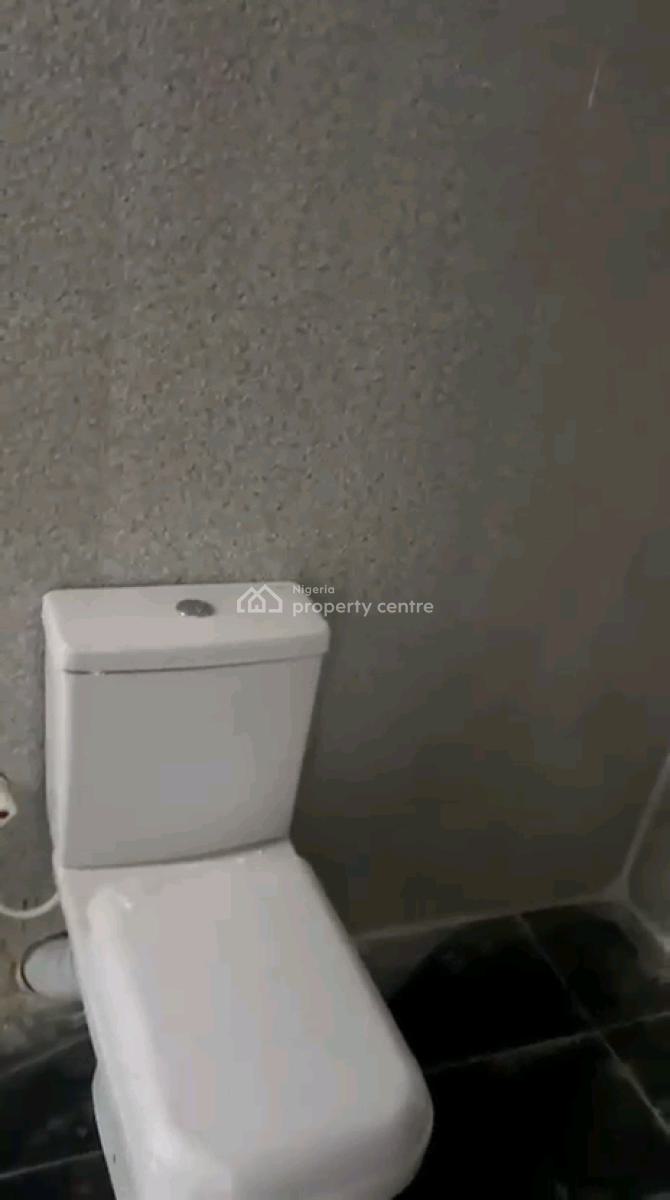 3 Bedroom Apartment, Isaac John, Fadeyi, Shomolu, Lagos, Flat / Apartment for Rent