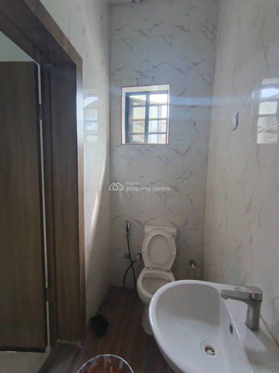 a 2 Bedroom Flat, Ologolo, Lekki, Lagos, Flat / Apartment for Rent