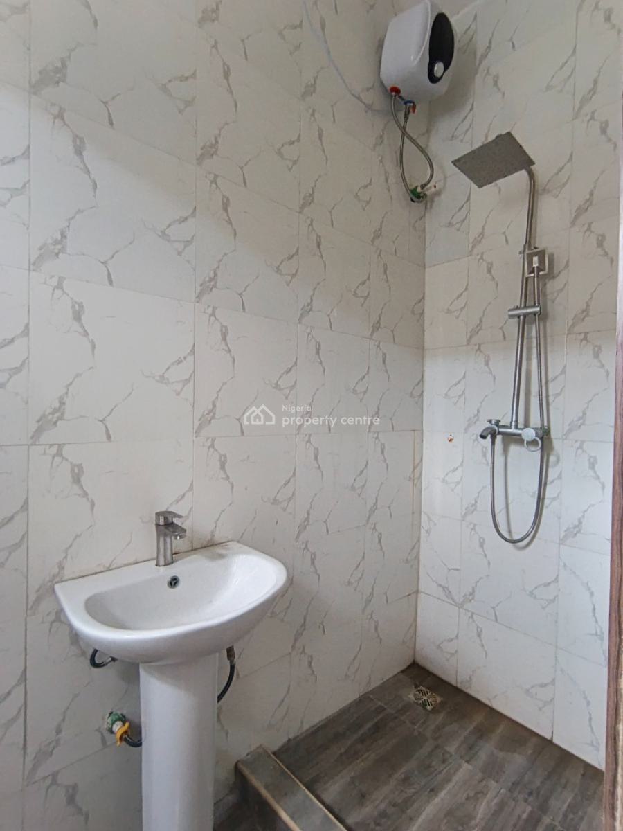 a 2 Bedroom Flat, Ologolo, Lekki, Lagos, Flat / Apartment for Rent