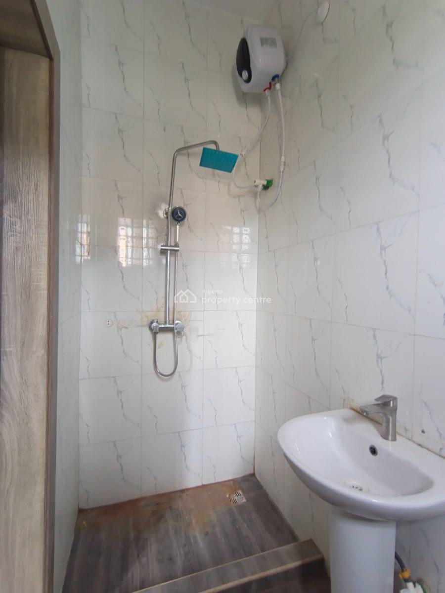 a 2 Bedroom Flat, Ologolo, Lekki, Lagos, Flat / Apartment for Rent