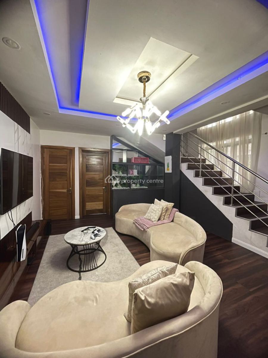 Furnished (2) Bedroom Terrace with En-suite Toilets & Bathrooms, Lekki Phase 1, Lekki, Lagos, Terraced Duplex for Rent