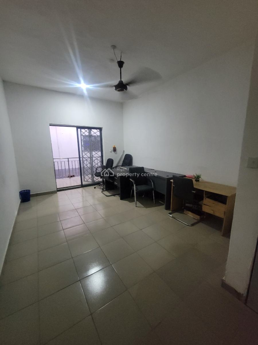 Strategic Shop/office Space, Gwarinpa, Abuja, Plaza / Complex / Mall for Rent