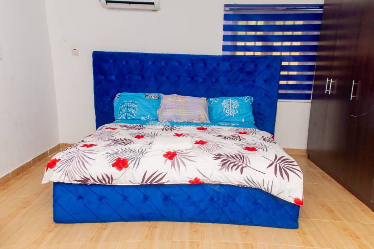 3 Bedrooms Apartment with Beautiful Features, Opebi, Ikeja, Lagos, Flat / Apartment Short Let