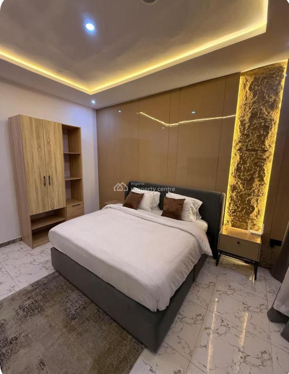 Furnished (2) Bedroom Apartment with En-suite Toilets & Bathrooms, Lekki Phase 1, Lekki, Lagos, Flat / Apartment for Rent